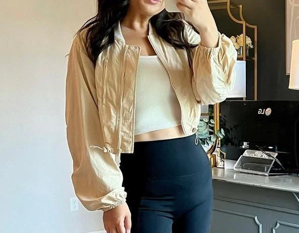 Madden NYC Cropped Jacket Women’s Size Medium 8-10 Tan