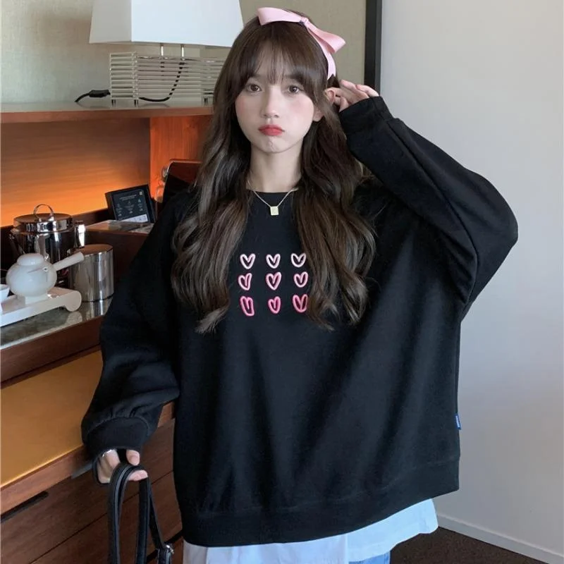 Women's Kawaii Little Heart Embroidered Sweatshirt